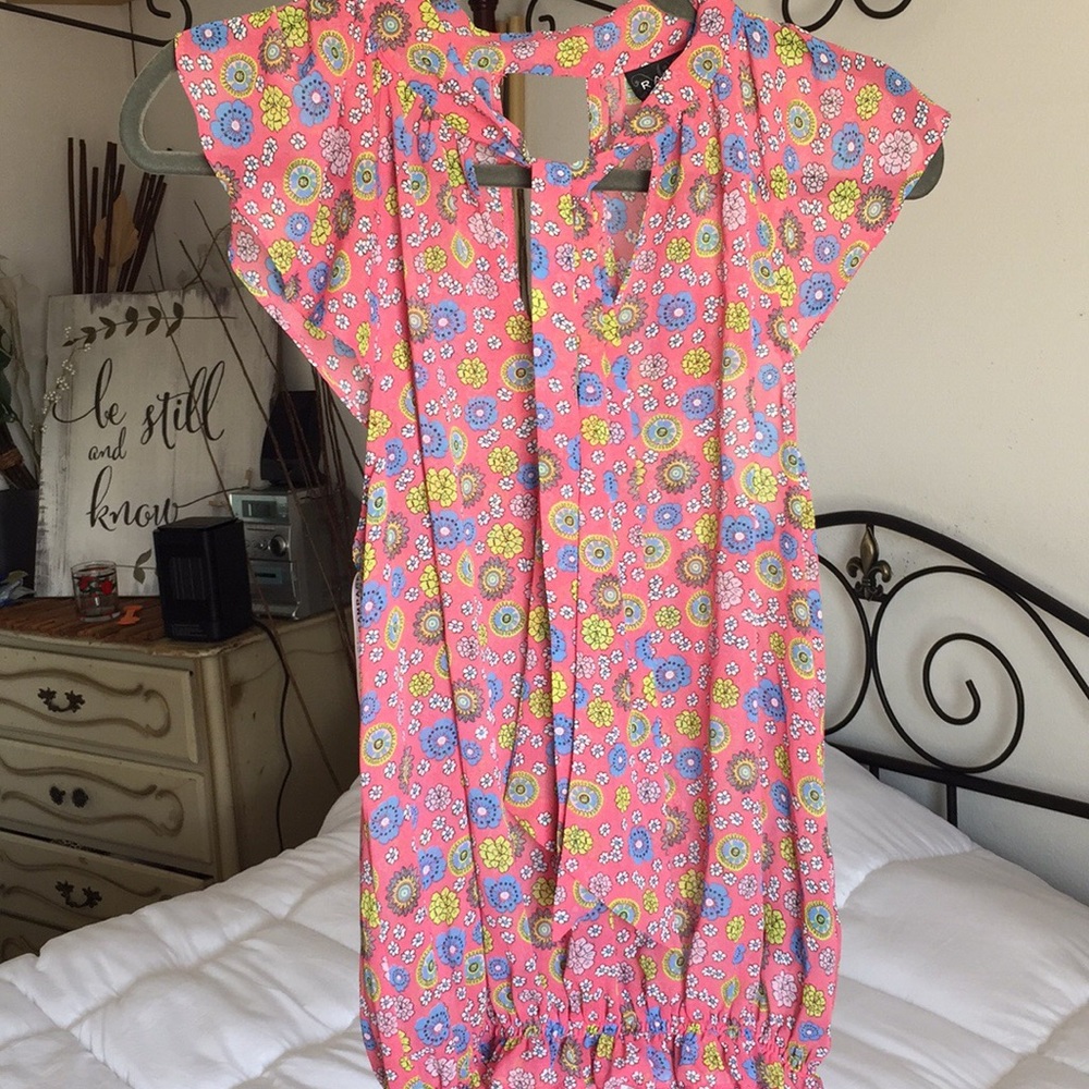 Brand New Rampage floral dressy top and open back